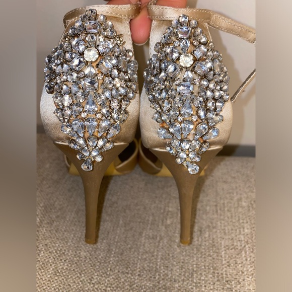 RSVP SATIN HEELS IN BEIGE/CREAM - Picture 11 of 12